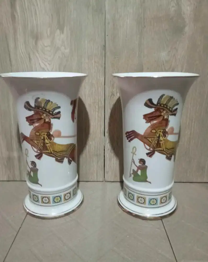 pot bunga motif