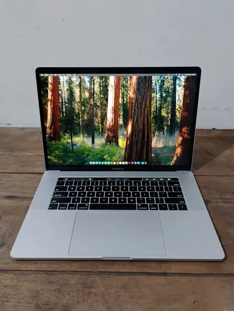 Macbook Pro 15 Inch 2019 i9 32gb/512gb Touchbar