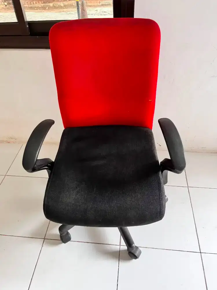 Kursi kantor besar