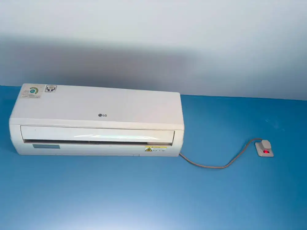 Di jual AC LG Inverter 1/2 PK