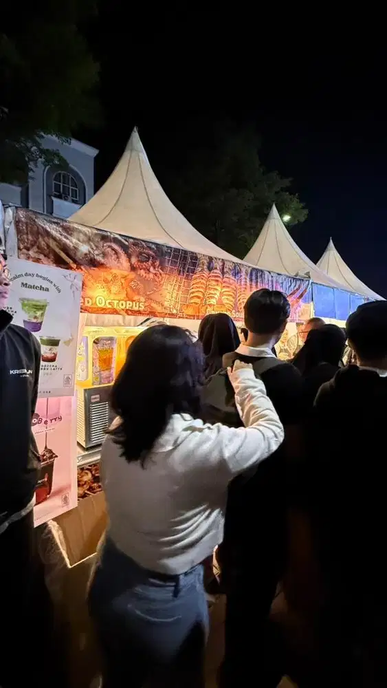 Cari pegawe bazaar makanan minuman di event festival dan expo