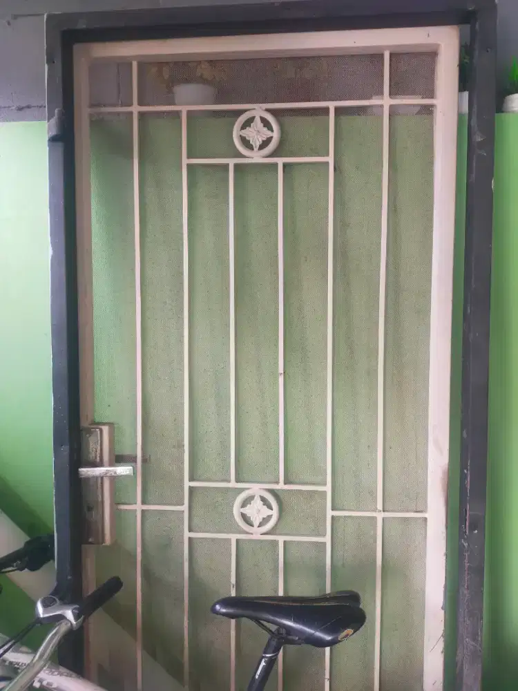 Pintu tralis besi murni