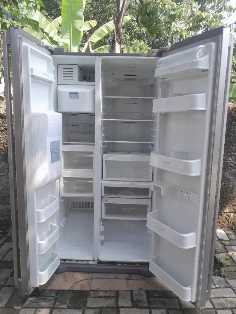 Kulkas 2 JUMBO  pintu LG