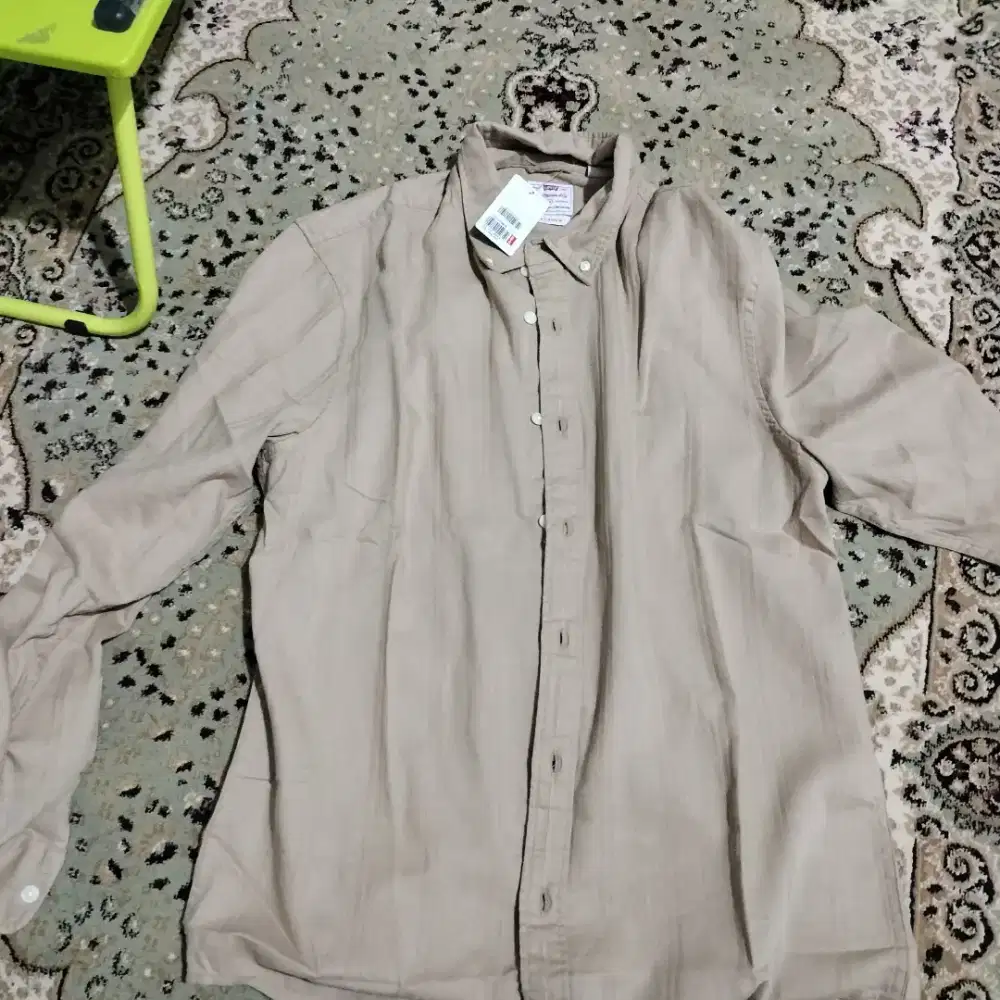 Baju LEVIS cowo size S fit M