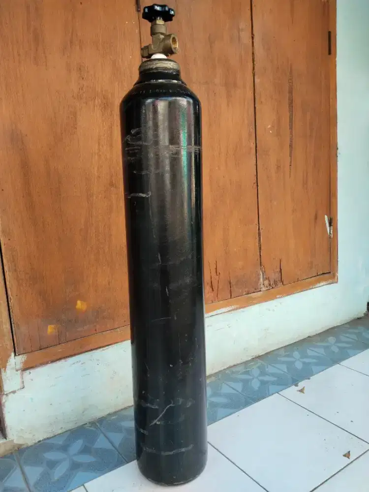 Dijual tabung oksigen volume 2 M kubik kondisi normal