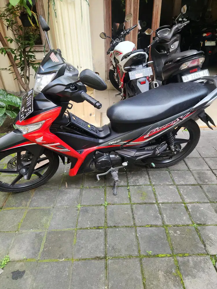 Supra 125 cw f1 injeksi 2022 merah hitam  gbm