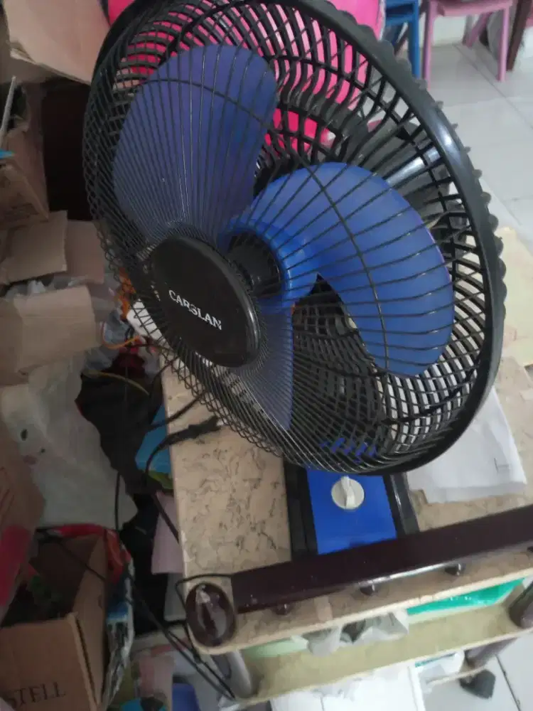 Kipas angin gantung juga bisa untuk dmeja