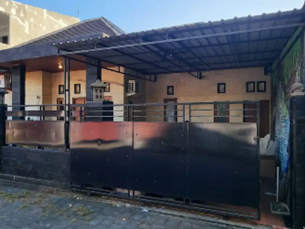 Rumah di Pulau Moyo Denpasar