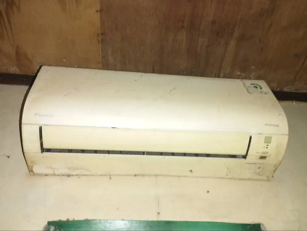 JUAL CEPAT AC Daikin Flash Inverter 1/2 PK (FTKQ15) - 1 Thn Pakai