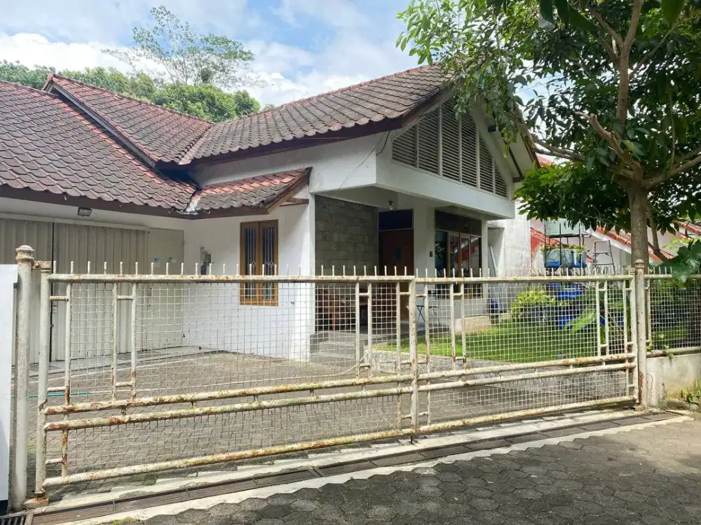 Murah Banget! Rumah Ciumbuleuit Luas 420m² Hanya 4,6 M Dekat Dengan Unpar – Jauh di Bawah Harga Pasar!