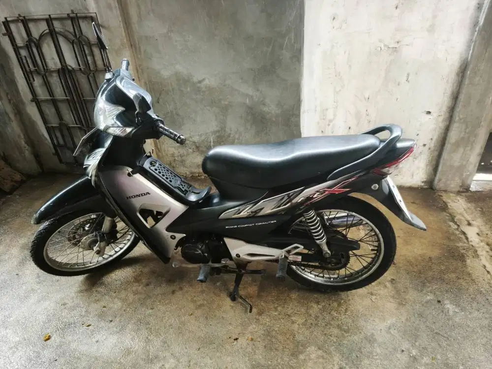 Honda Supra, jarang pakai, antik