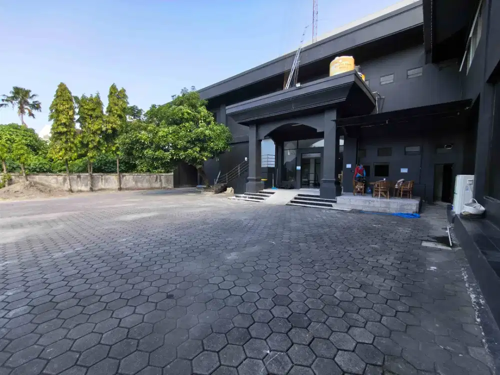 For Sale : Prime Commercial Building in Strategic Bypass Ngurah Rai