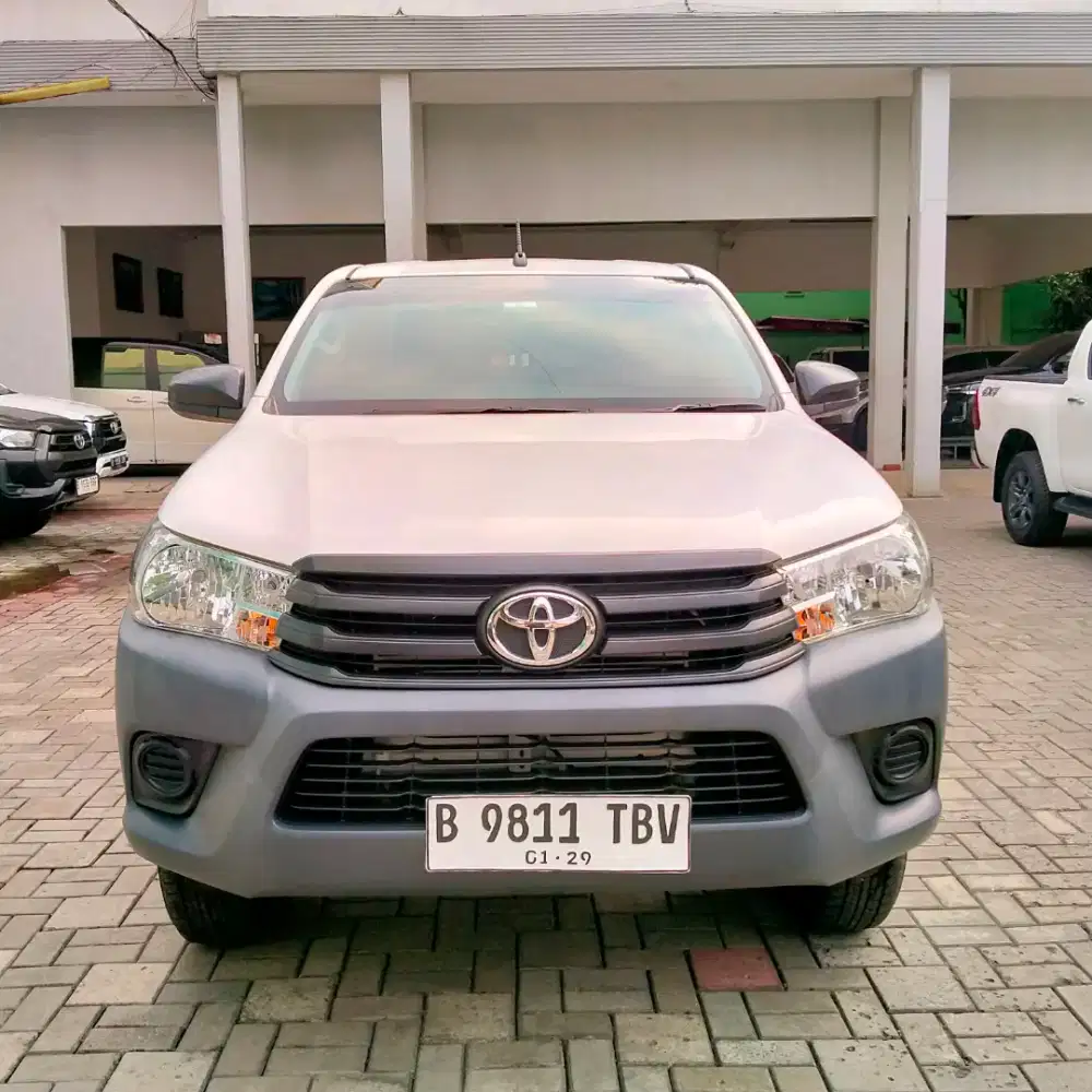 TOYOTA HILUX SINGEL CABIN 2.4 4X4 MT 2023