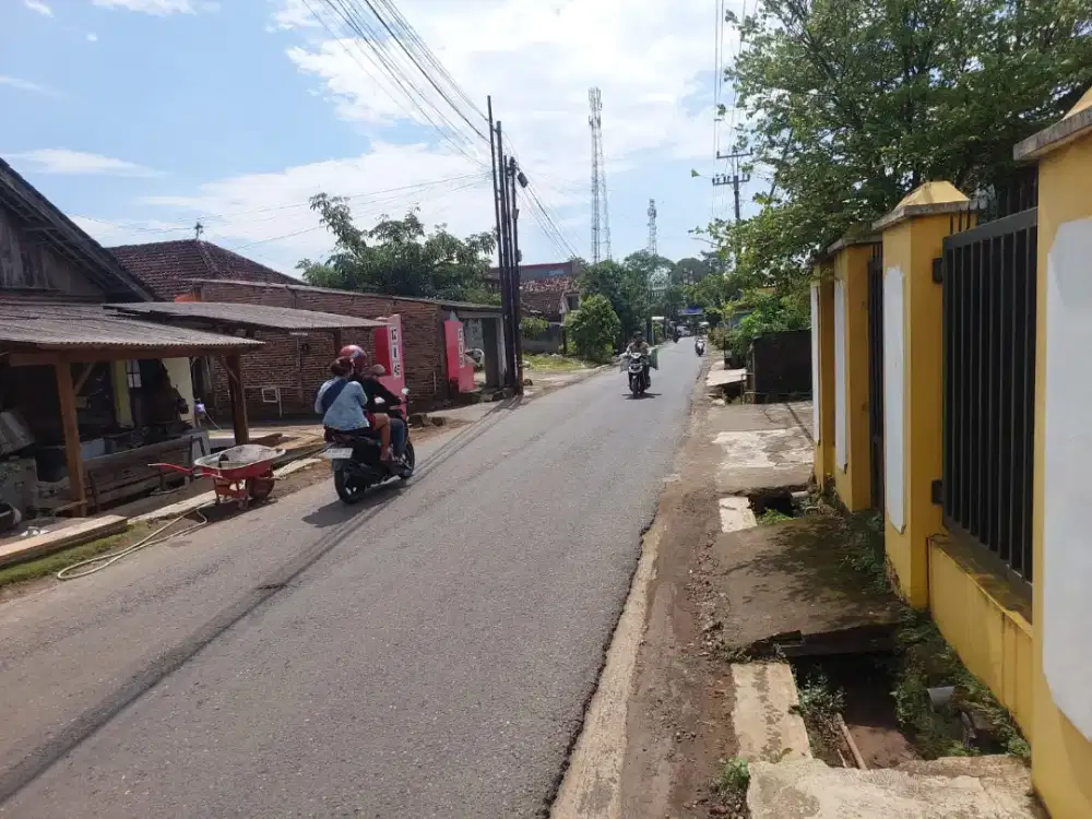 Rumah dijual cocok untuk kantor dan usaha jatisari mijen