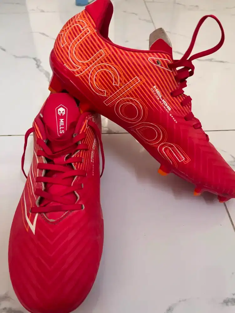 Sepatu Bola Mills Ori