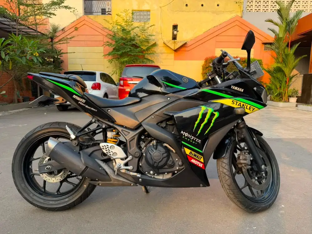 Jual yamaha R25, stanley monster energy edition, 2015, km 1000an