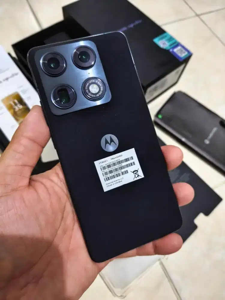 Motorola Signature 12/256 like new