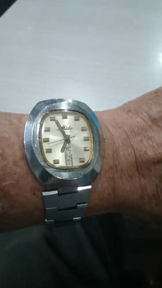 Jual jam tangan pria merk mido jadul jalan normal