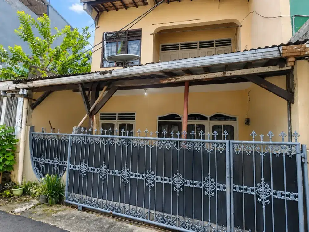Dijual murah rumah bebas banjir, lokasi sangat strategis di Tebet
