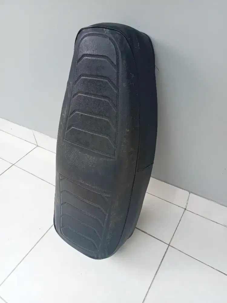Jok motor vespa executive