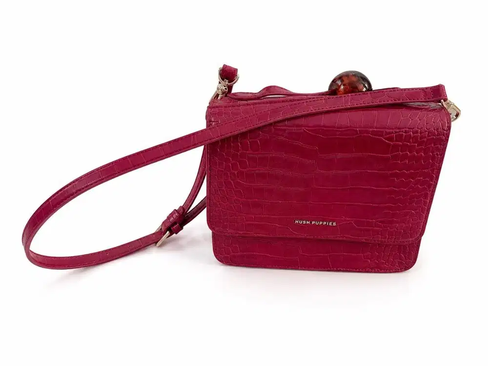 HUSH PUPPIES CROSSBODY BAG – MAROON CANTIK & ELEGAN