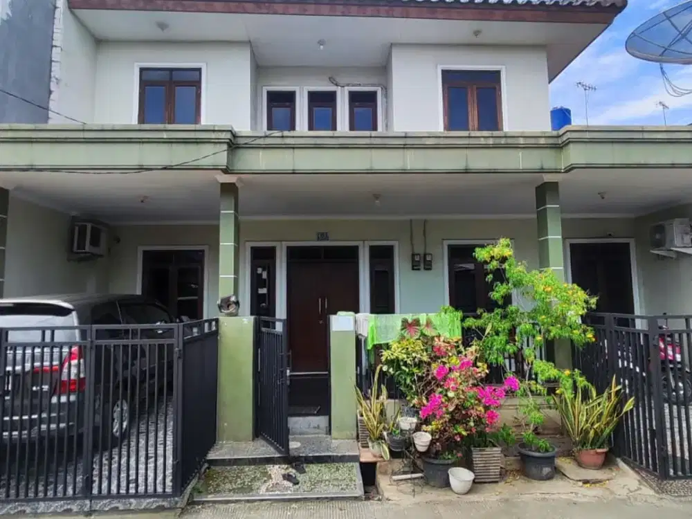RUMAH BAGUS TANAH LUAS DALAM KOMPLEK STRATEGIS DEKAT SUMMARECON di BEKASI KOTA