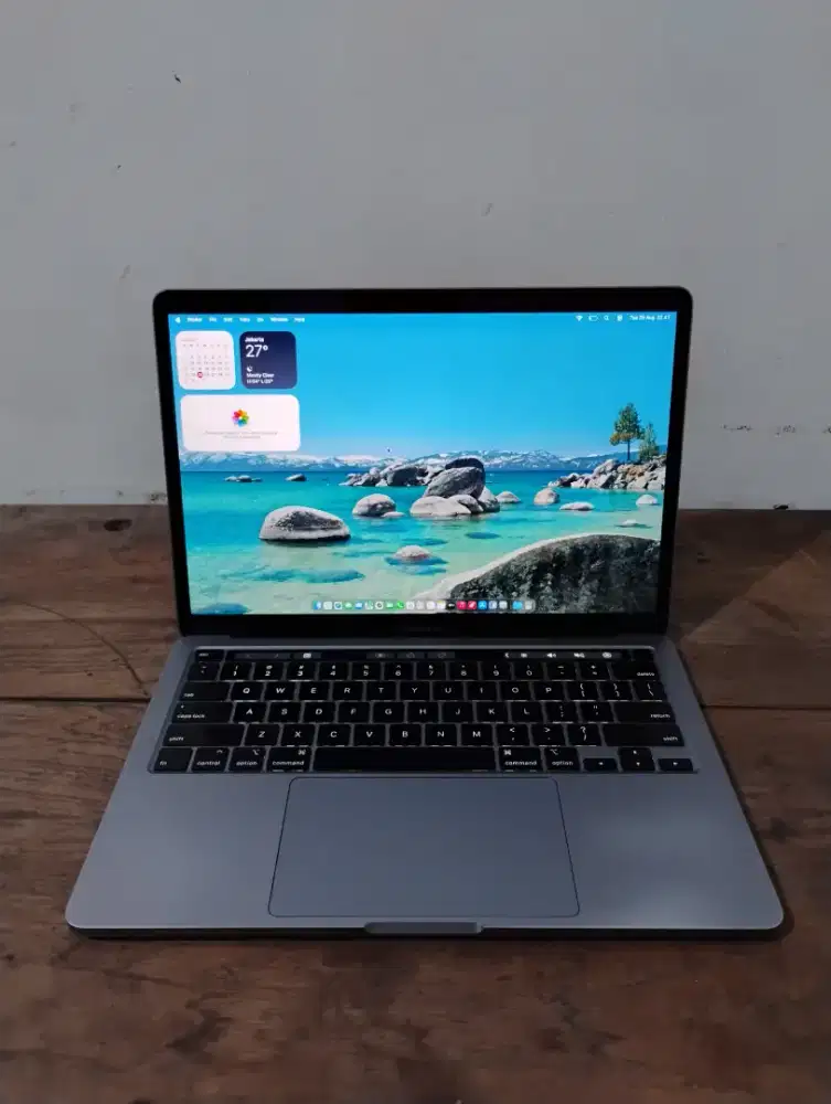 Macbook Pro 13 Inch 2020 i7 32gb/1tb Touchbar