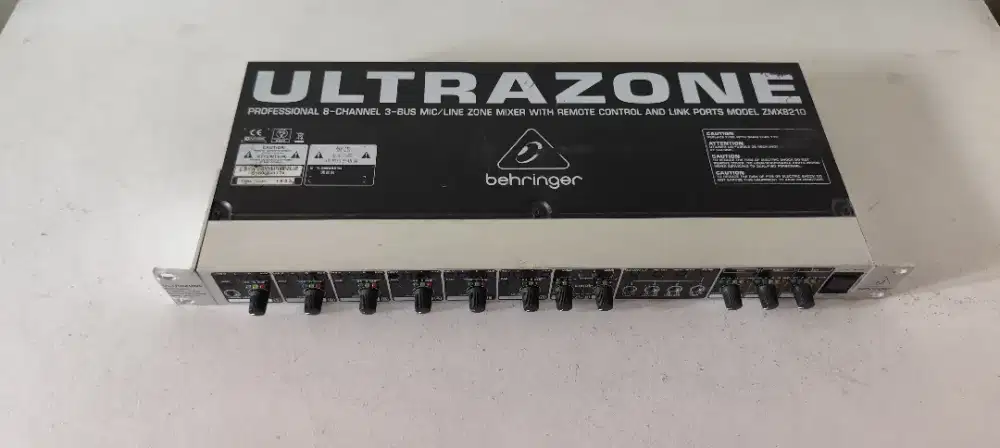 Behringer Ultrazone ZMX8210