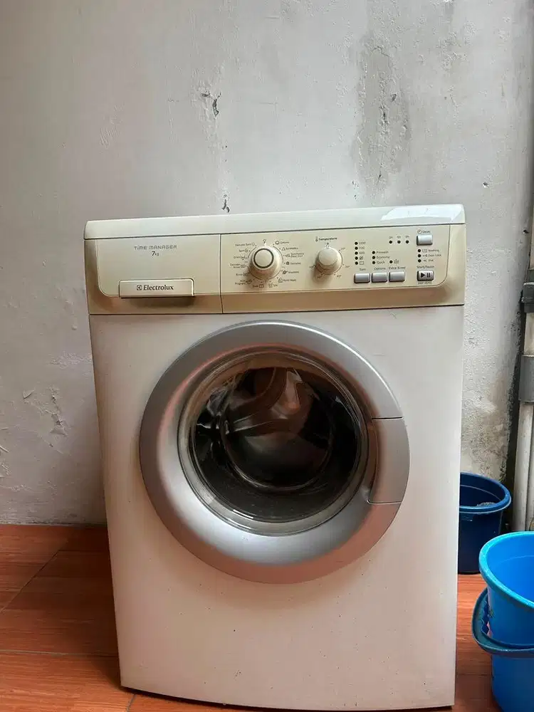 Mesin Cuci Electrolux