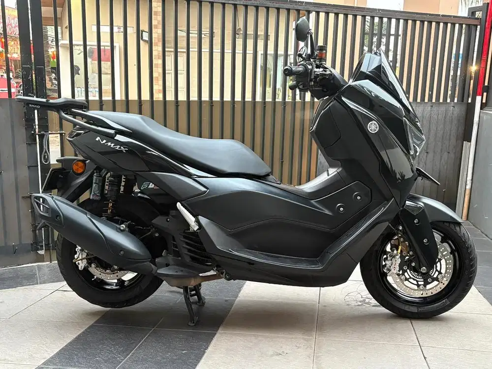 Yamaha Nmax hitam 2024