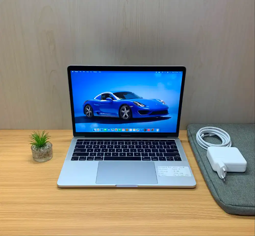 Macbook Pro touchbar 13inc 2019 RAM 8GB l SSD 256GB
