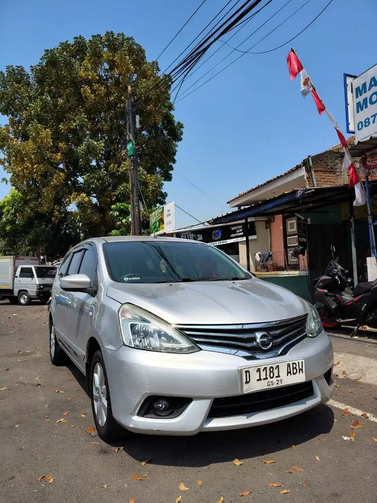 Nissan Grand Livina SV' Manual 2014 Low KM 65 RB