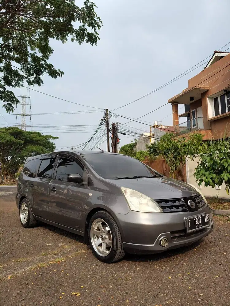 Nissan Grand Livina SV' Manual 2010 Siap Pakai