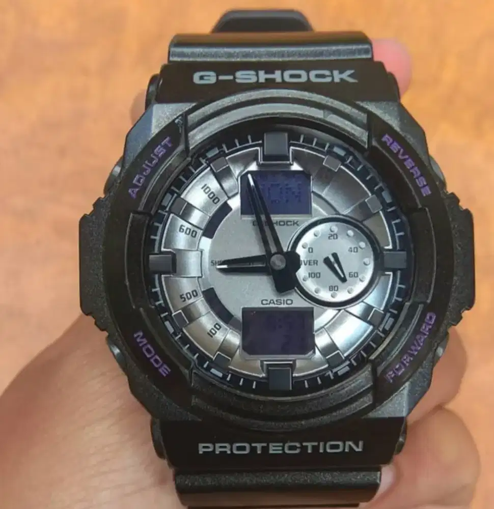Gshock new old stock display toko