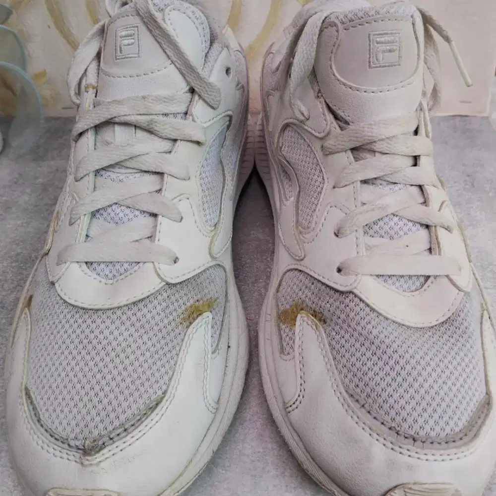 Sepatu olahraga