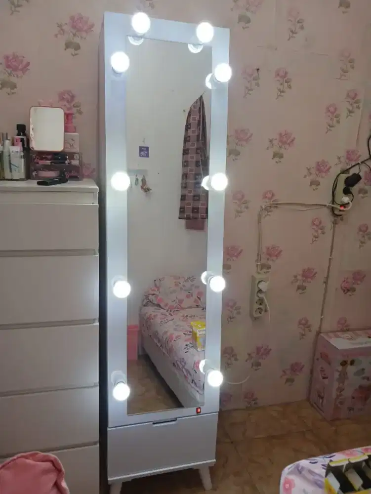 Lemari + Cermin LED