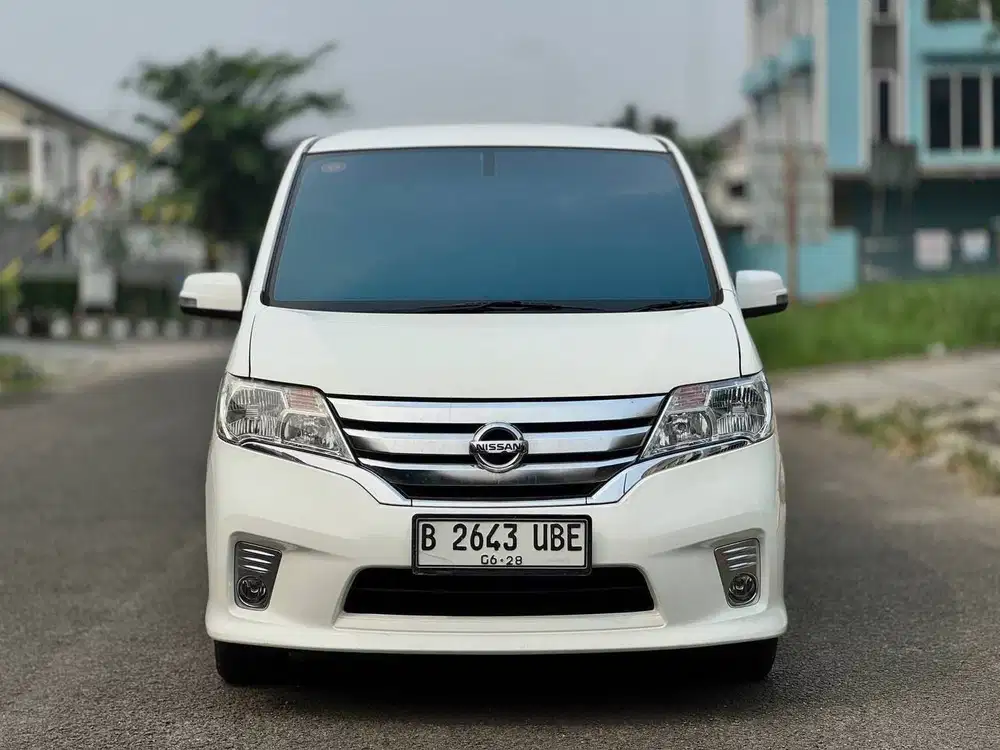 Nissan Serena Highway Star Panoramic AT Putih 2013 (Aha Adex)