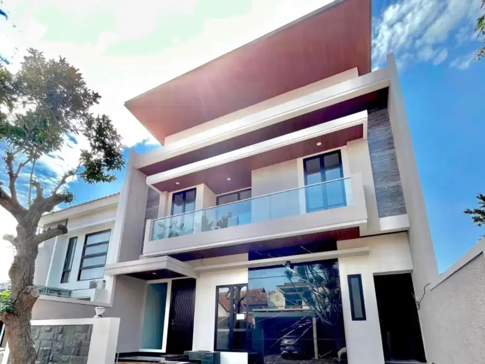 Rumah Gress Minimalis 2 Lt Lux Citraland Depan Graha