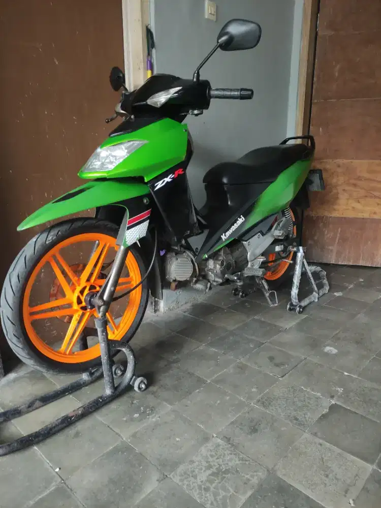 Kawasaki zx 130
