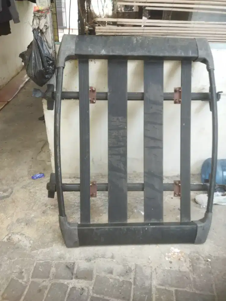 Rak bagasi mobil