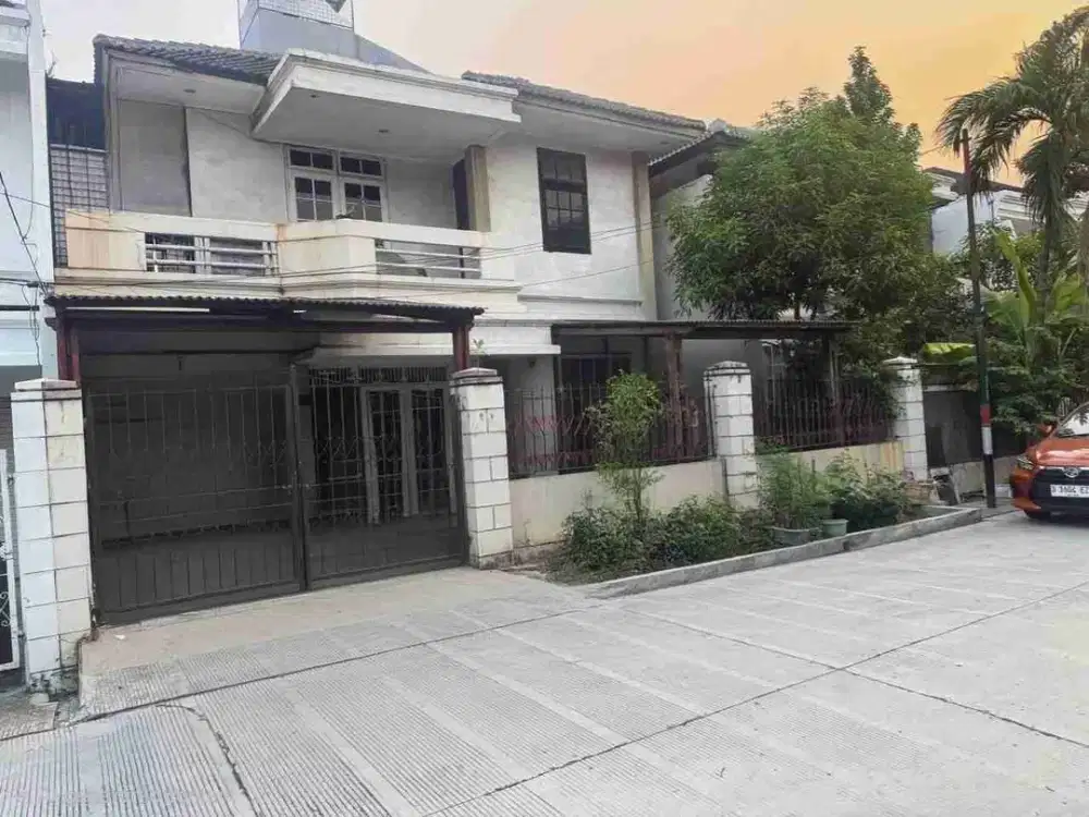 DIJUAL CEPAT RUMAH LAYAK HUNI JANUR INDAH  2 LANTAI KELAPA GADING SS
JALAN LEBAR MURAH BANGET