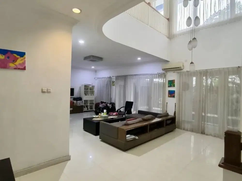 Rumah murah graha famili ada kolam renang surabaya barat