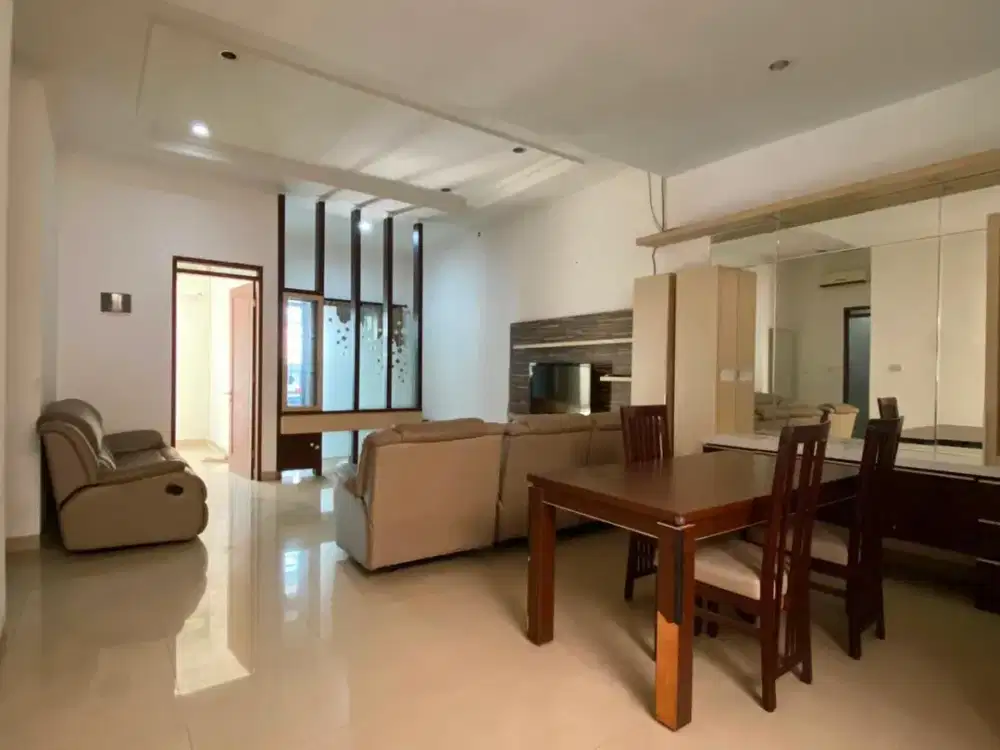 Rumah Semi Furnished di Singgasana Pradana