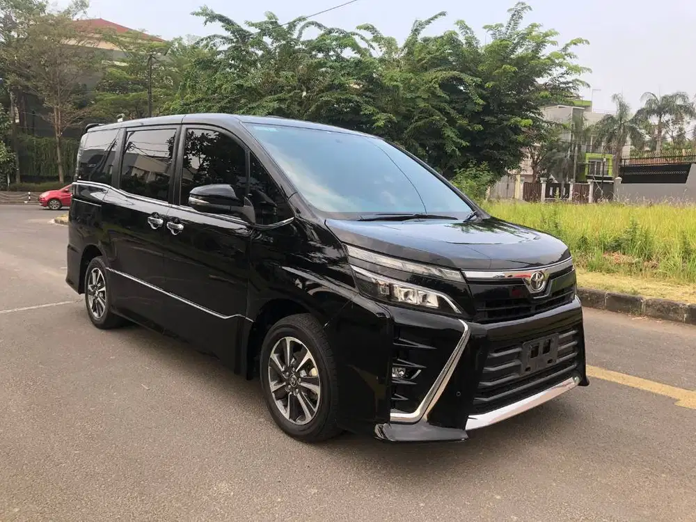 Toyota Voxy 2021