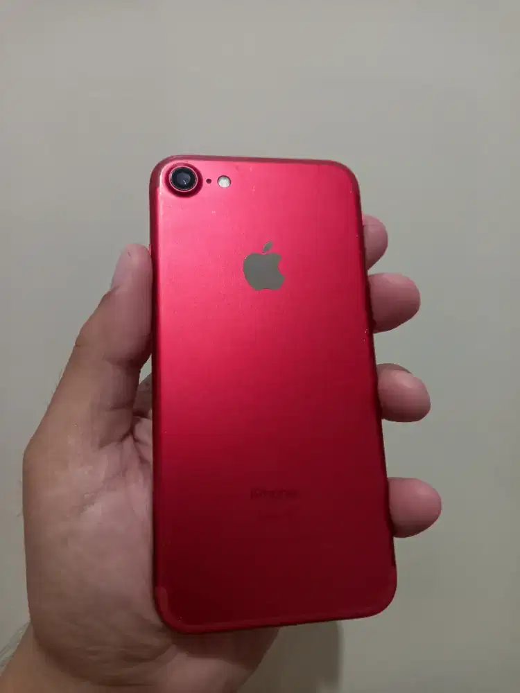 Dijual hp IPhone 7 Red 32Gb ex inter Fullset ada minus harap dibaca