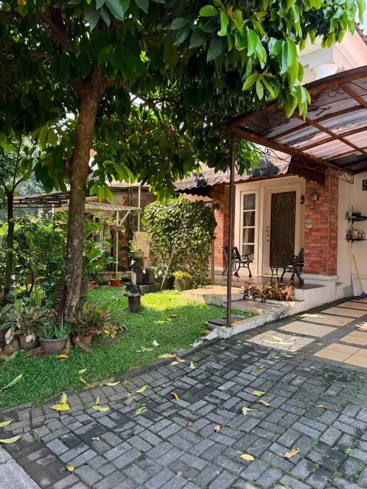 Rumah Cantik di kawasan aman dan hijau