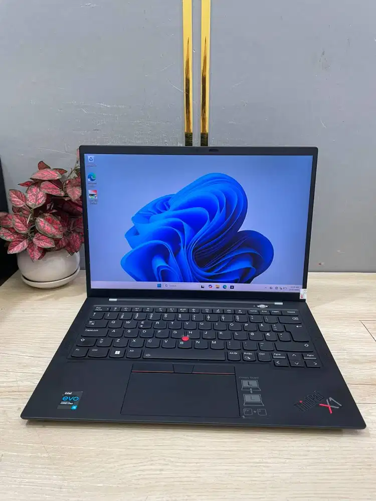 Laptop Lenovo THinkpad X1 Carbon Core i5-1145G7 RAM 16GB TS N-ETM