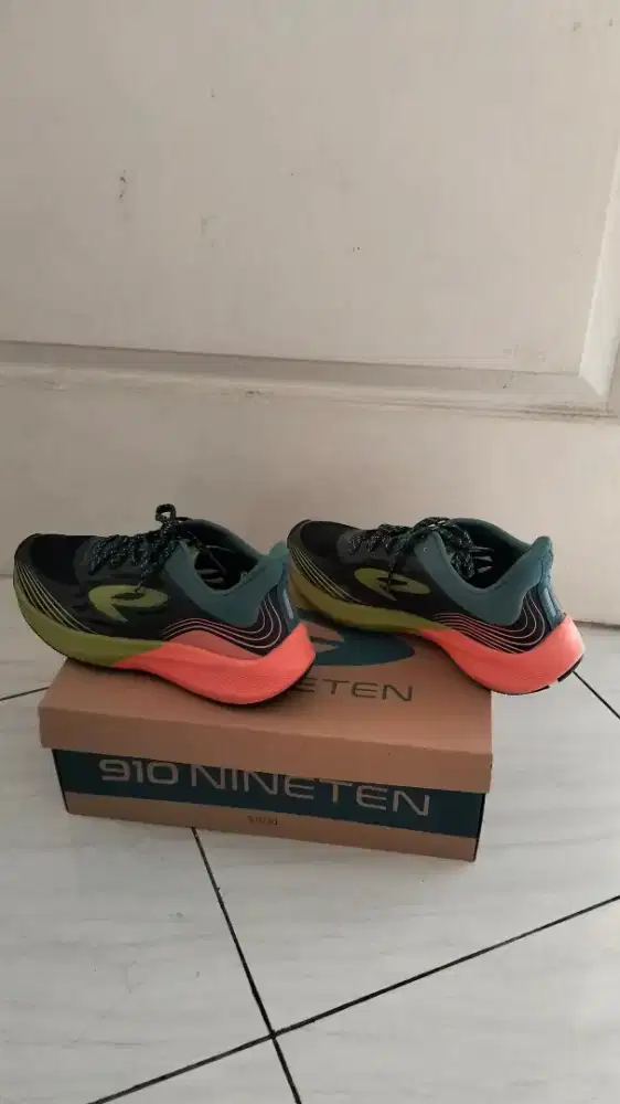 Sepatu Running 910 Nineten