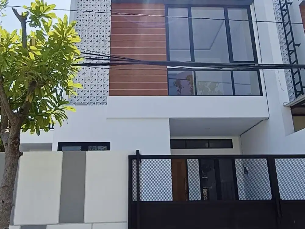 Gading pantai jual rumah hook 2 lantai new Gress minimalis strategis surabaya timur