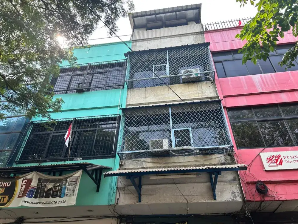 Dijual Ruko Duri Kosambi, 3,5 Lantai, LT 85 m², LB 300 m², SHM, Depan Jalan Raya, Rp 2,5 M Nett